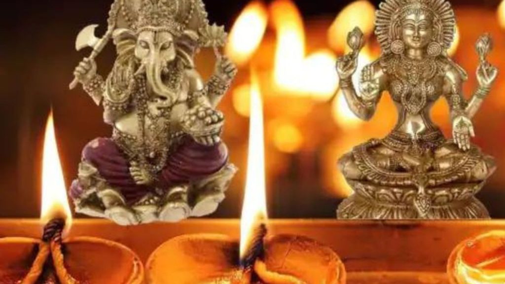 Diwali Puja 2025 : दिवाली की पूजा में भूलकर भी ना करें ये 5 गलतियां वरना होगा अशुभ 