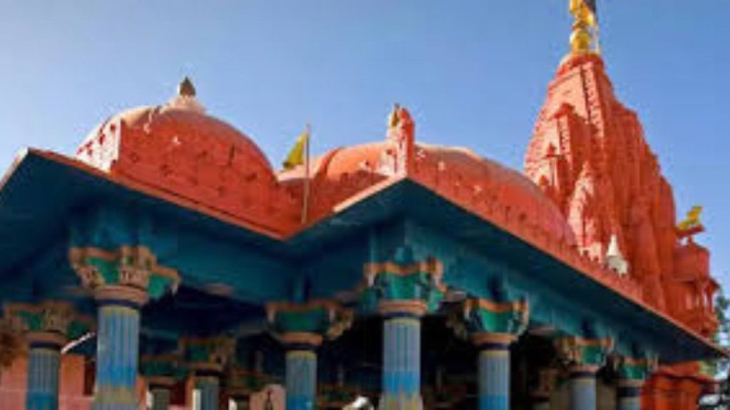   Temple Tourism: कार्तिक पूर्णिमा में इन मंदिरों का दर्शन करने से खुल जाते हैं किस्मत के दरवाज़े 