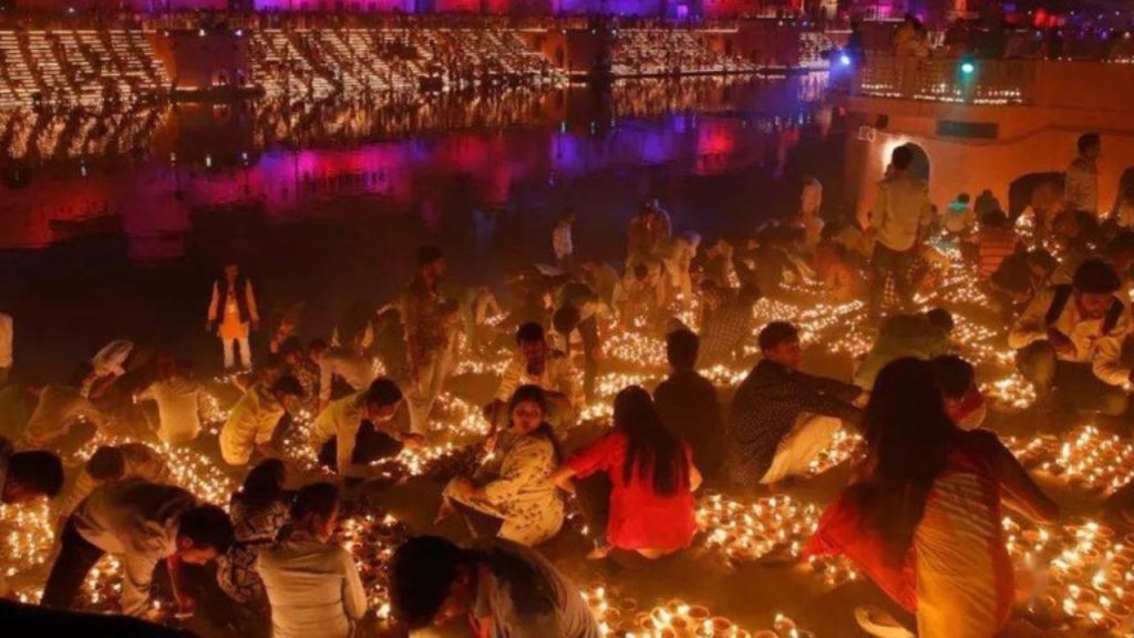 Diwali 2025: सिर्फ भारत ही नहीं बल्कि इन देशों में भी मनाया जाता है दीपावली का त्योहार