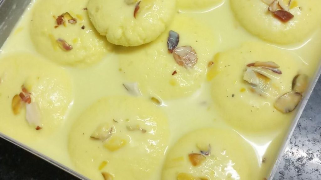   Bhai Dooj Special Dish: भाई दूज में भाई को खिलाएं ये ख़ास मिठाई, जानिए रेसिपी 