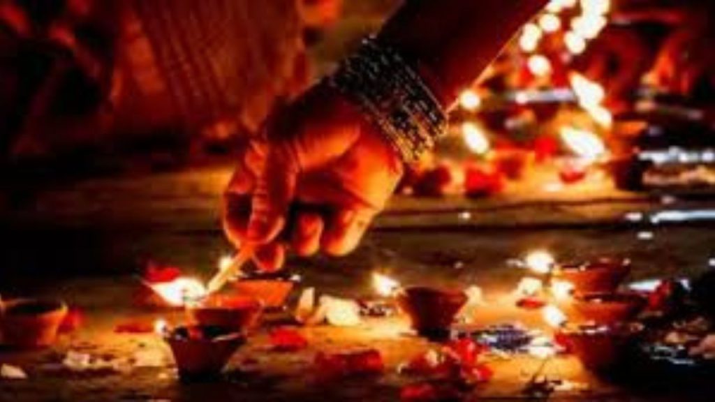 Kartik Purnima 2025: कार्तिक पूर्णिमा के दिन जरूर चढ़ाएं ये 5 प्रसाद, बरसेगी कृपा