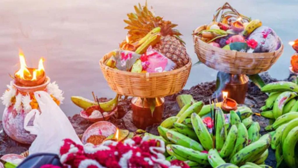 Chhath Puja 2025: छठ पूजा पर जानिए सूर्य देव और छठी मैया की पूजा का महत्व