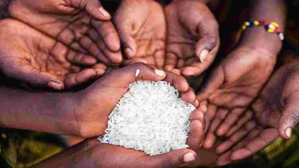 Sharad Purnima Daan: शरद पूर्णिमा पर इन पांच चीज़ों का दान लाएगा धन, स्वास्थ्य और दैवीय आशीर्वाद