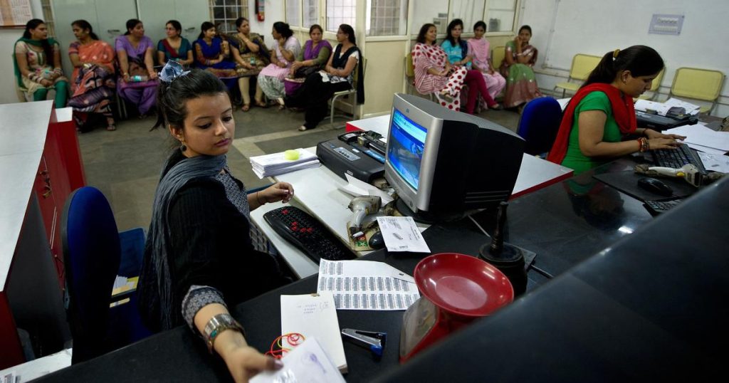 New Labour Codes: सरकार ने लागू किये नए लेबर कोड, बदले वेतन और ग्रैच्युटी के नियम; जानें खास बातें   