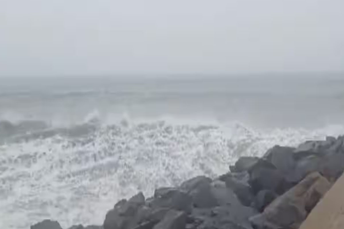 चक्रवात डिटवाह अब भारत में बरपाएगा कहर...?, देखें कहां-कहां दिखेगा इसका असर चक्रवात डिटवाह अब भारत में बरपाएगा कहर...?, देखें कहां-कहां दिखेगा इसका असर