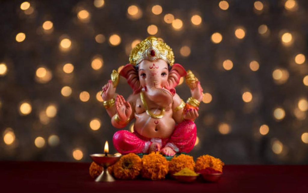 Sankashti Chaturthi 2025: संकष्टी चतुर्थी आज, जानें चंद्र दर्शन का महत्व