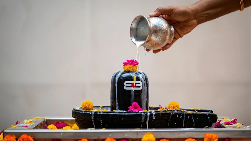 Shivling Rules: घर में रखें है शिवलिंग तो जान लीजिये उसके पूरे नियम अन्यथा चढ़ेगा पाप   