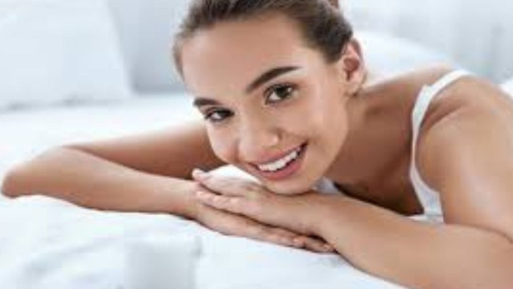     Winter Skin Care : सर्दी में स्किन को रखना है सॉफ्ट और ग्लोइंग तो बस करें ये 5 काम , मिलेगी तारीफ 