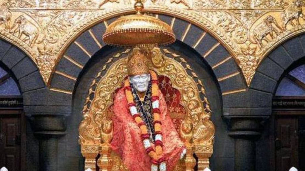 Shirdi Trip: बाबा के दर्शन को जा रहे हैं शिरडी तो आस पास के इन जगहों को भी जरूर करें एक्सप्लोर
