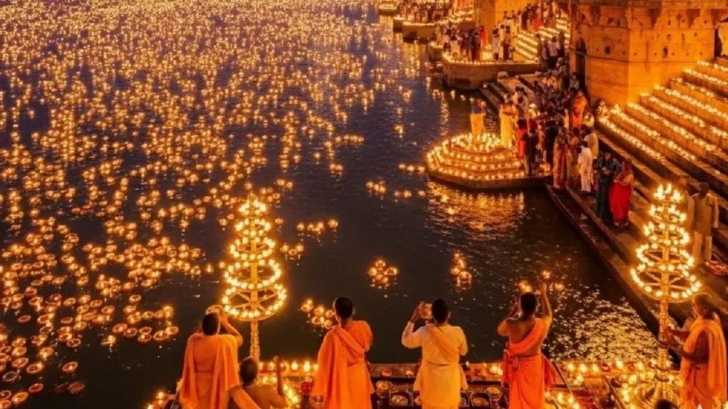 Dev Deepawali 2025: कल मनाई जाएगी देव दीपावली, जानें पूजा का शुभ मुहूर्त