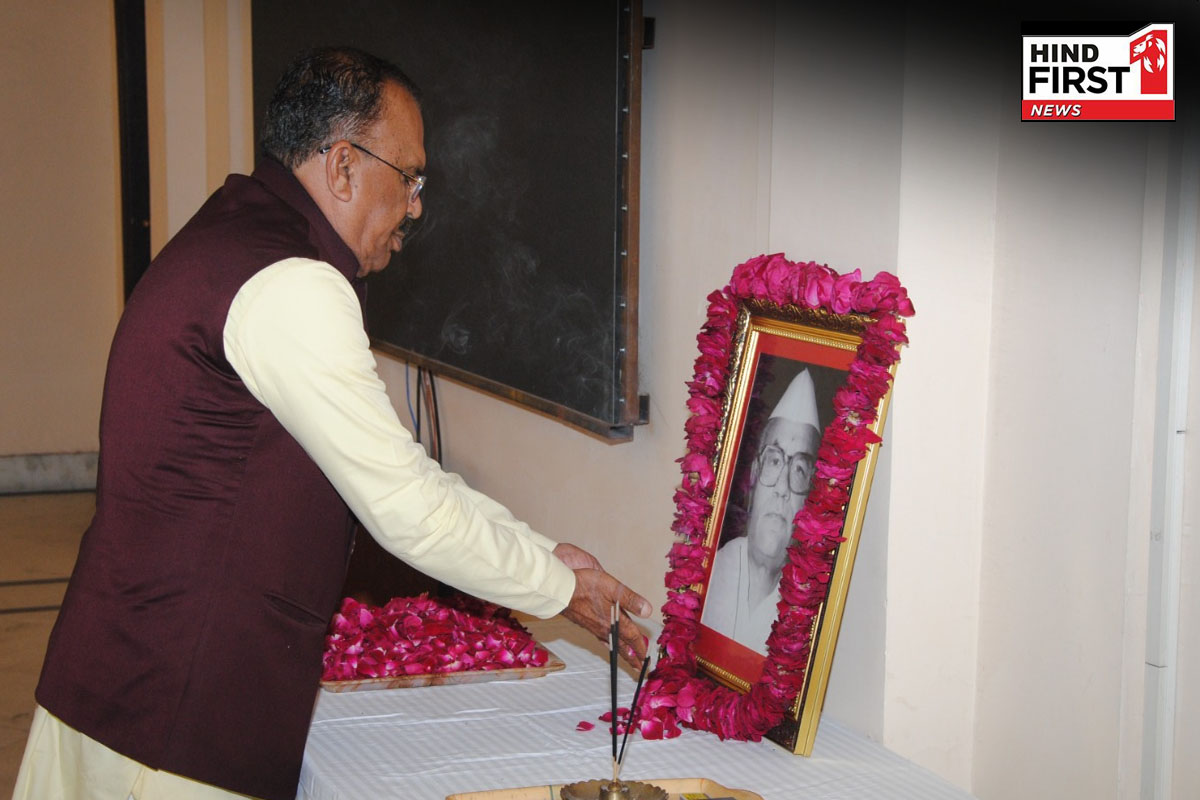 पूर्व सीएम स्व. हरिदेव जोशी को विधानसभा अध्यक्ष ने की पुष्पांजलि अर्पित, परिजनों से की मुलाकात