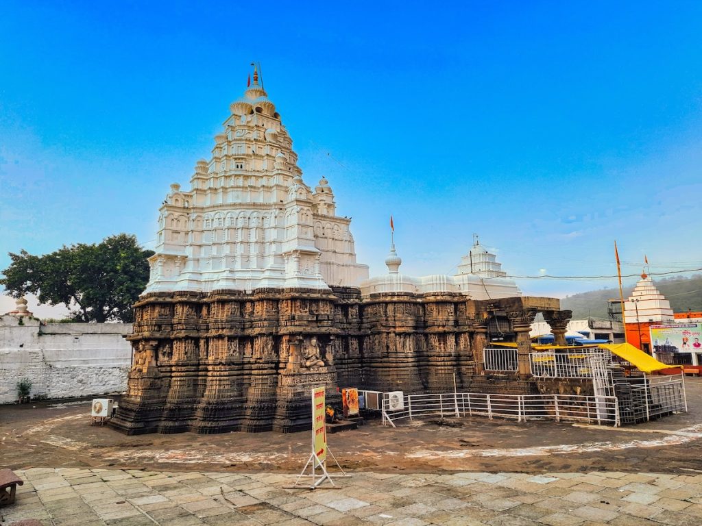 Spiritual Tourism: ये कम मशहूर ज्योतिर्लिंग और शक्तिपीठ बन गए हैं अब टूरिस्ट हॉटस्पॉट  