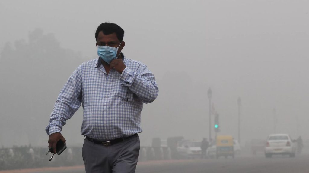 Smog Alert: वायु प्रदूषण आपके फेफड़ों, दिल और इम्यूनिटी को पहुंचा रहा है नुकसान, जानें इसके संकेतों को!