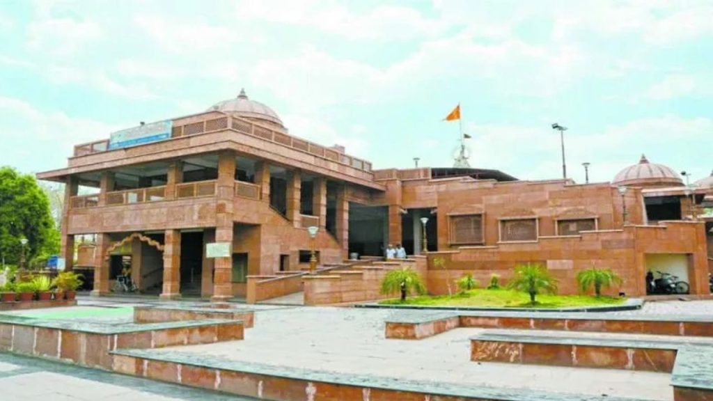 Temple For Matchmaking: शादी में हो रही है देरी तो इन 5 मंदिरों के जरूर करें दर्शन, झट से बनेगी बात