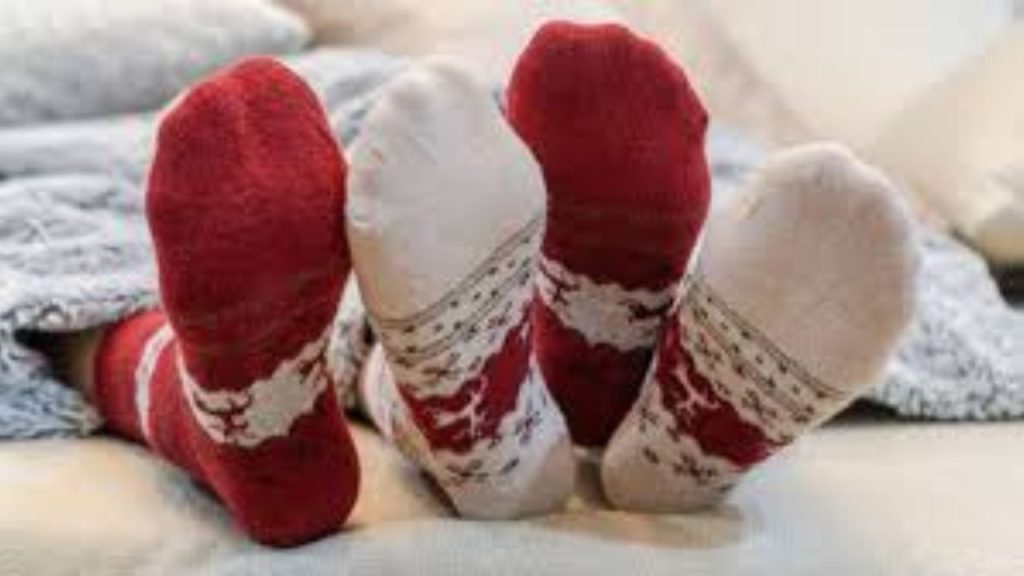   Winter Care: ठंड में रात में मोज़ा पहन कर सोने के फायदे जानकर चौंक जाएंगे आप