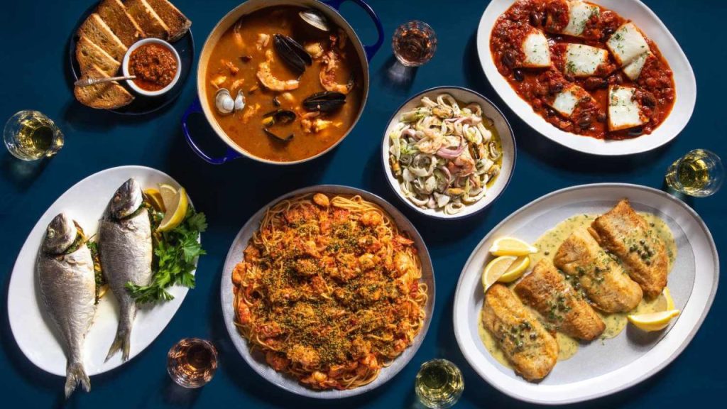 Feast of the Seven Fishes: क्रिसमस ईव पर खाई जाती हैं सिर्फ 7 मछलियां, जानिए क्यों ?