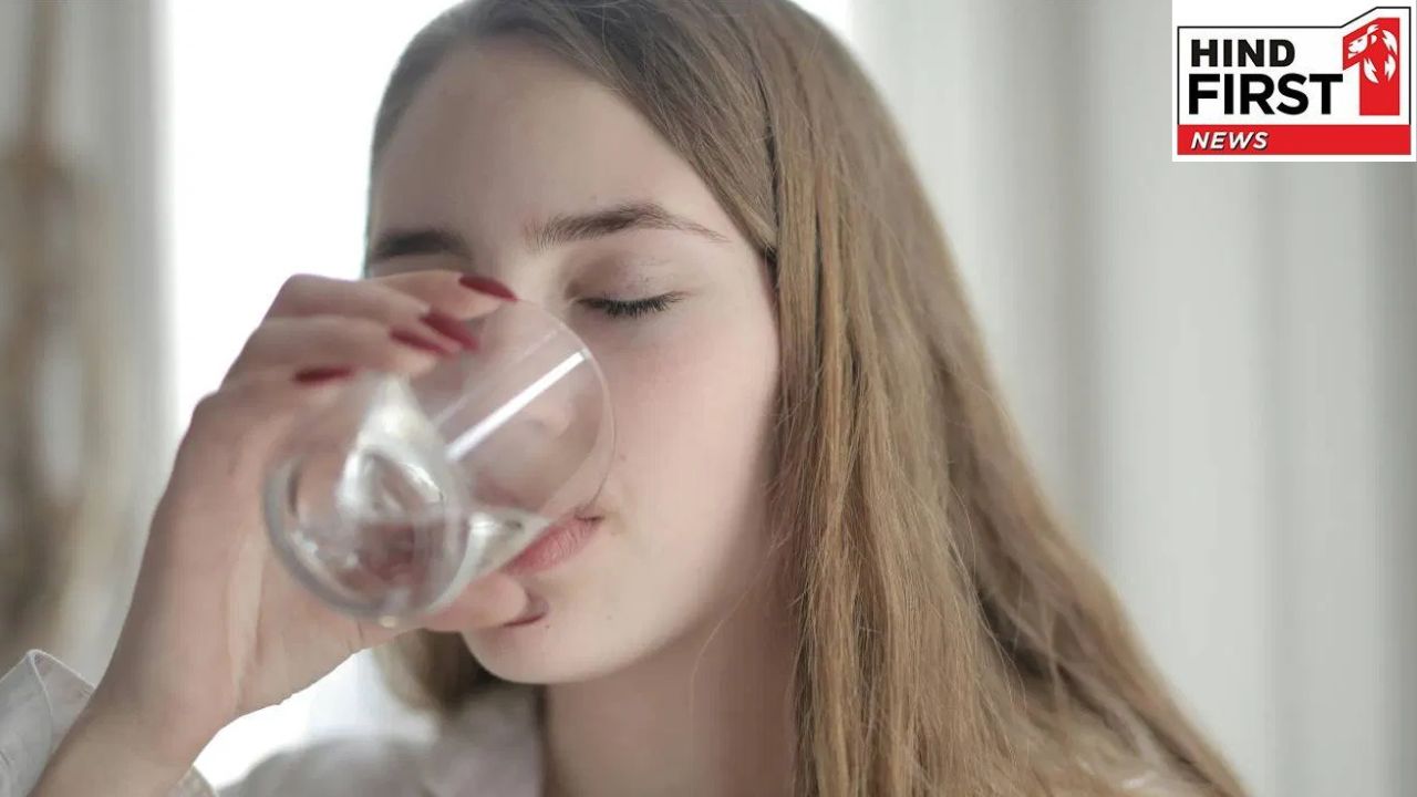 Warm Water Benefits: रोज़ सुबह खाली पेट गर्म पानी पीना आपके लिवर को रखेगा दुरुस्त