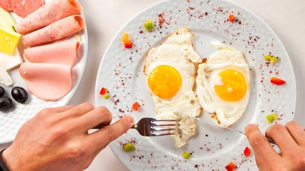 Egg Side Effects : ज्यादा अंडा खाते हैं तो हो जाइये सावधान! जानिए इसके साइड इफेक्ट्स 