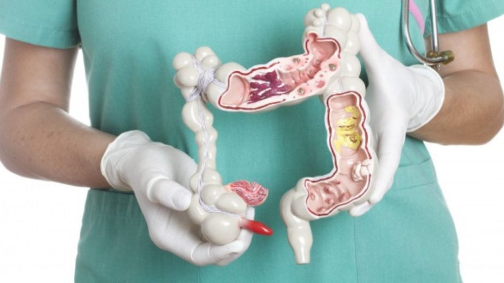 Colorectal Cancer: मल में खून आने के लक्षणों को ना करें इग्नोर हो सकते हैं कोलोरेक्टल कैंसर के शुरूआती लक्षण 