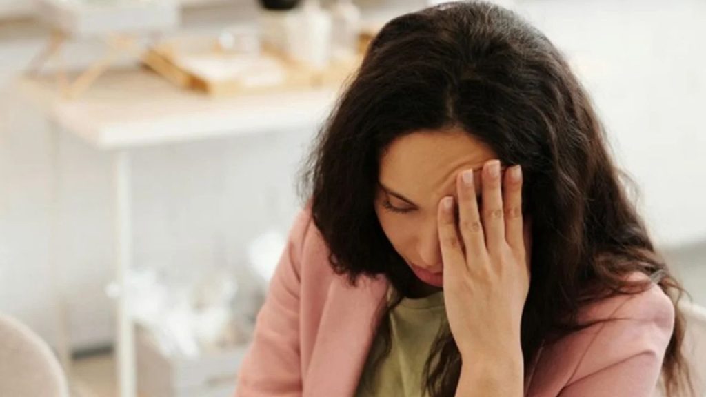 Social Media and Dementia Risk: सावधान! सोशल मीडिया का चस्का बढ़ा सकता है डिमेंशिया का खतरा, जानिए रिसर्च की रिपोर्ट