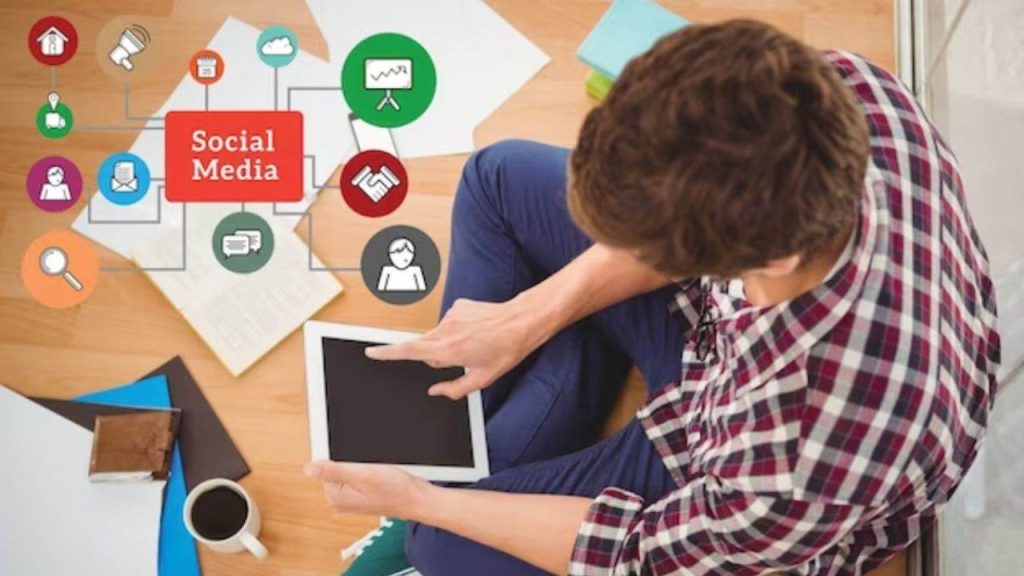 Social Media and Dementia Risk: सावधान! सोशल मीडिया का चस्का बढ़ा सकता है डिमेंशिया का खतरा, जानिए रिसर्च की रिपोर्ट
