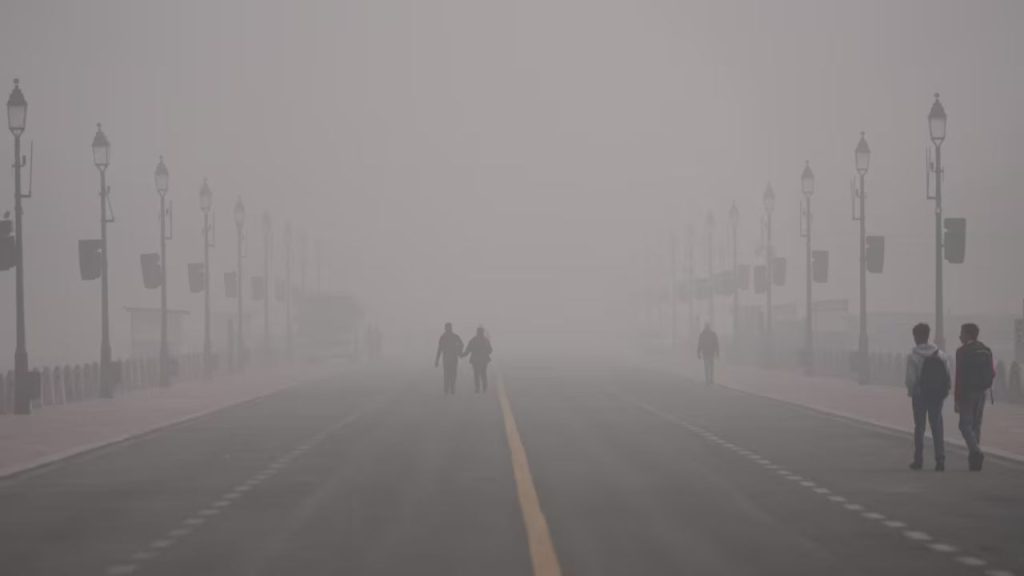 Smog Alert: वायु प्रदूषण आपके फेफड़ों, दिल और इम्यूनिटी को पहुंचा रहा है नुकसान, जानें इसके संकेतों को!