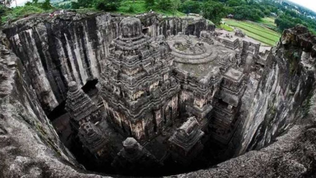 Kailasa Temple: दुनिया का सबसे बड़ा मोनोलिथिक अजूबा जिसे तराशा गया है एक ही चट्टान से  