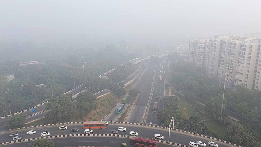 Delhi-NCR air quality: दिल्ली-एनसीआर में GRAP 4 की पाबंदियां हटाई गईं, एयर क्वालिटी हुई थोड़ी बेहतर   